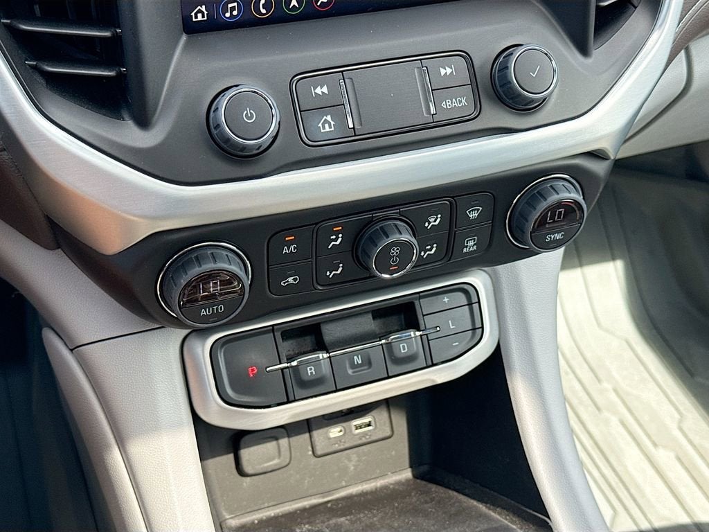 2023 GMC Acadia SLT