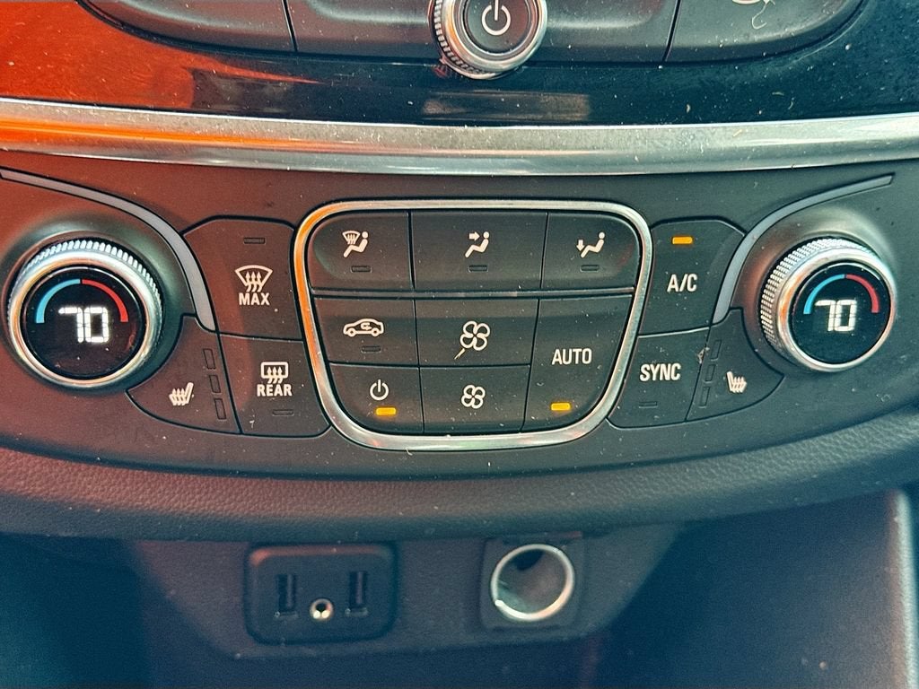 2021 Chevrolet Traverse LT Cloth