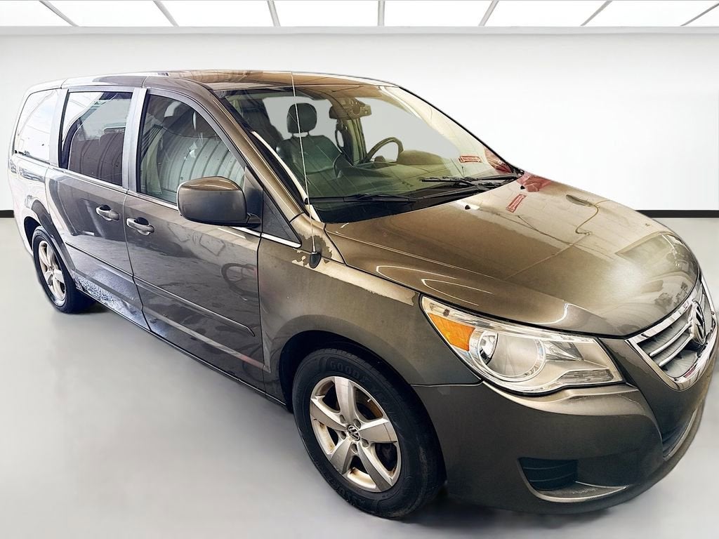 2010 Volkswagen Routan SEL w/Navigation