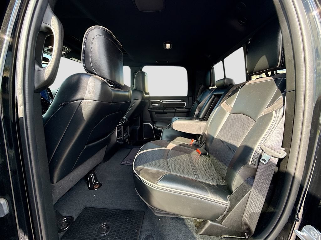 2022 RAM 3500 Laramie Crew Cab 4x4 8' Box