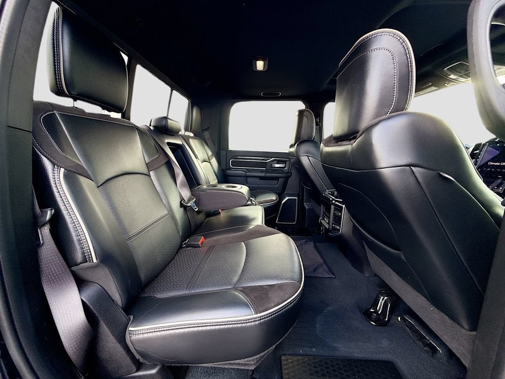 2022 RAM 3500 Laramie Crew Cab 4x4 8' Box