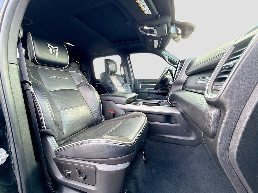 2022 RAM 3500 Laramie Crew Cab 4x4 8' Box