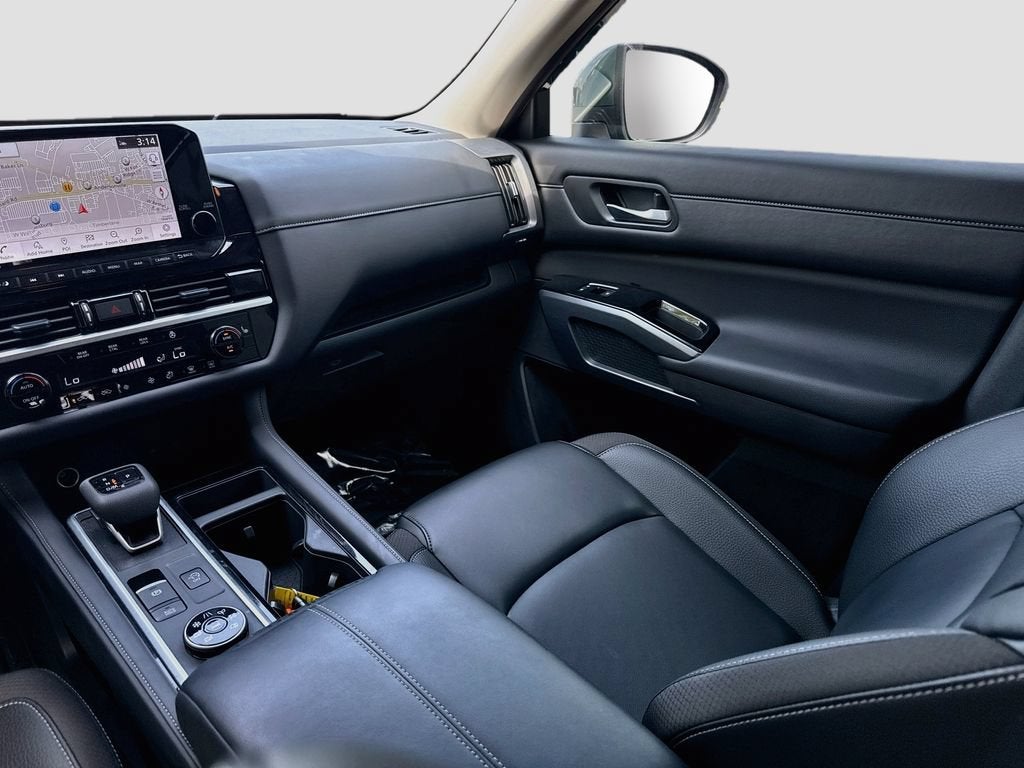 2025 Nissan Pathfinder SL 4WD
