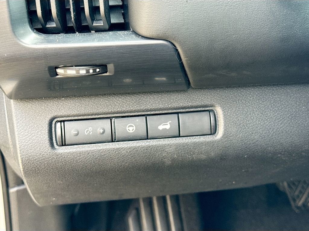2022 Nissan Pathfinder SL 4WD