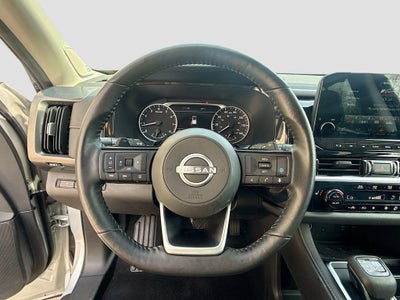 2022 Nissan Pathfinder SL 4WD