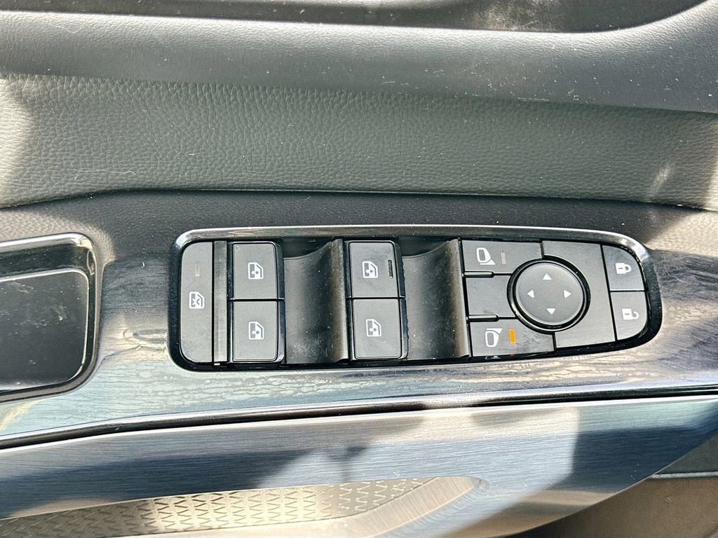 2022 Nissan Pathfinder SL 4WD