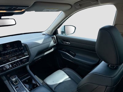 2022 Nissan Pathfinder SL 4WD