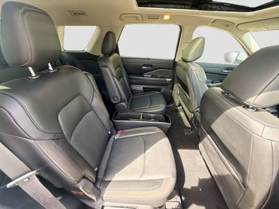 2022 Nissan Pathfinder SL 4WD