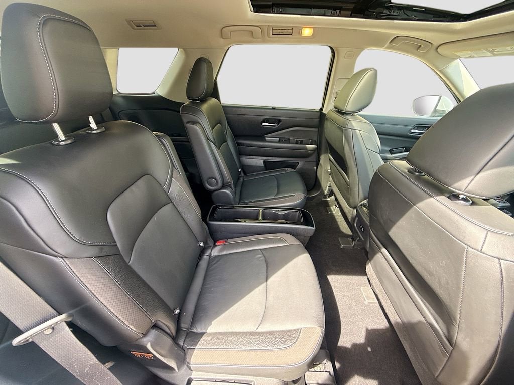 2022 Nissan Pathfinder SL 4WD