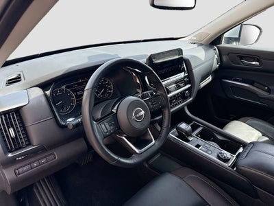 2022 Nissan Pathfinder SL 4WD