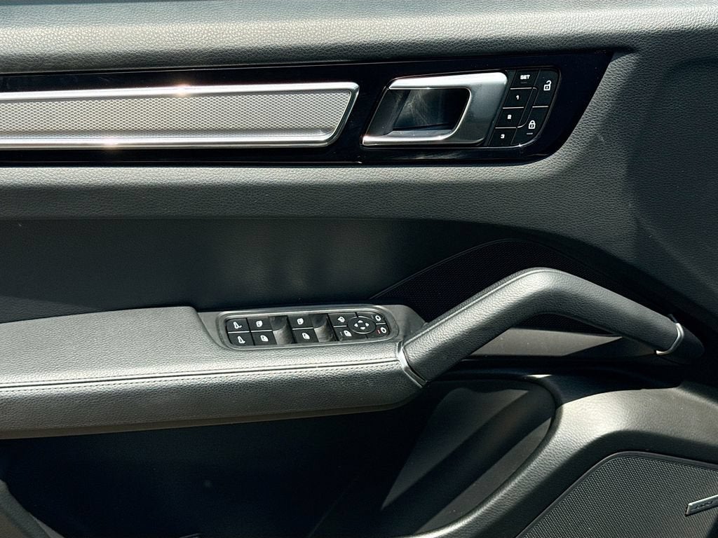 2023 Porsche Cayenne Coupe Platinum Edition