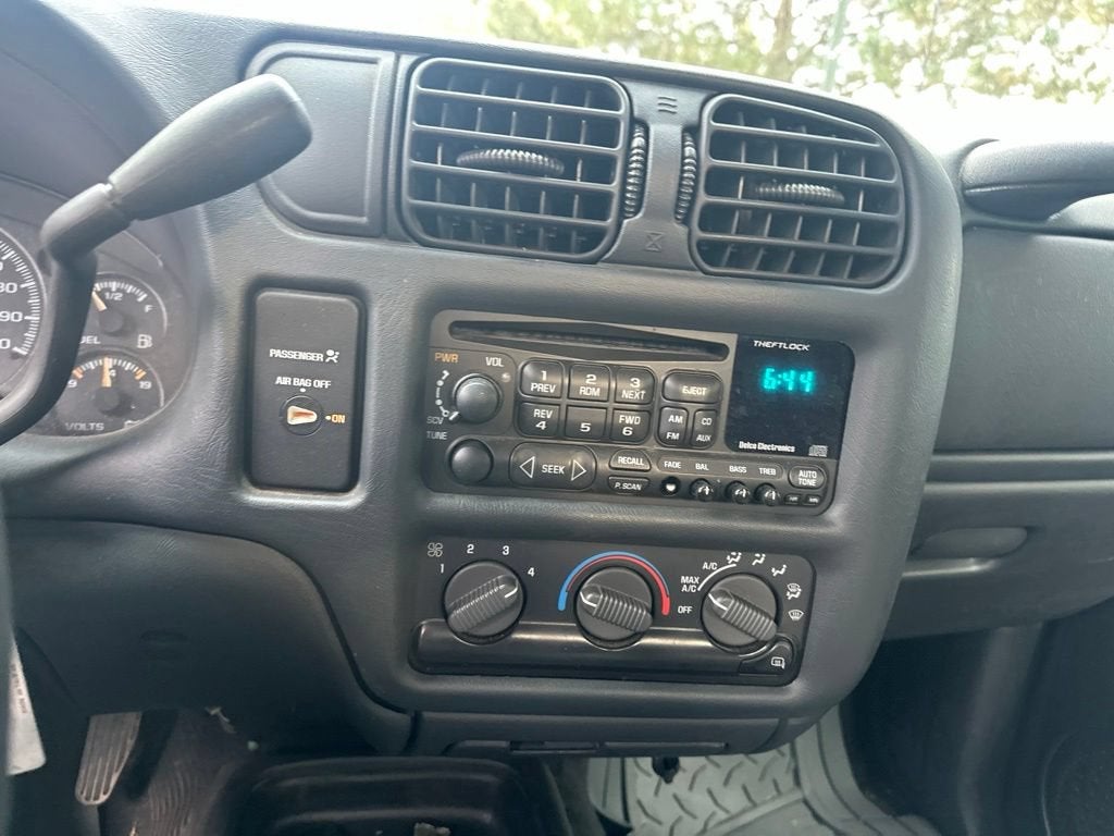 2002 Chevrolet S10 LS