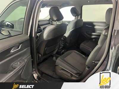 2023 Jeep Grand Cherokee L Laredo 4x4