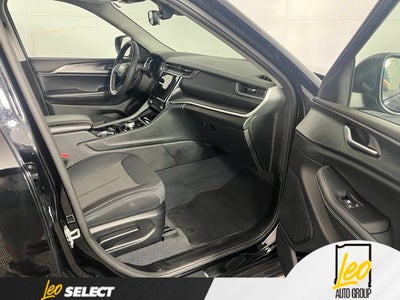2023 Jeep Grand Cherokee L Laredo 4x4