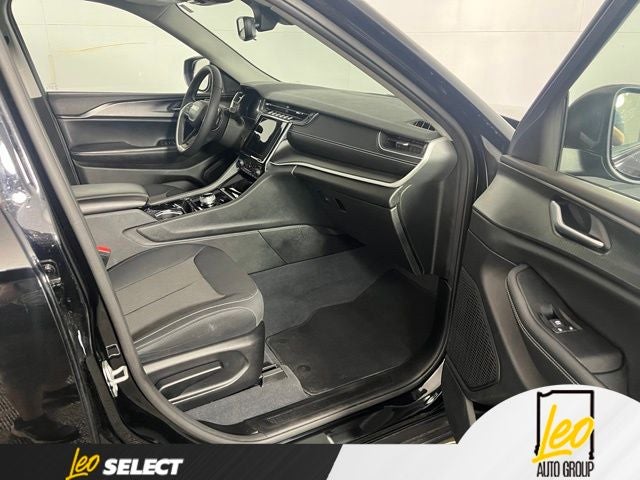 2023 Jeep Grand Cherokee L Laredo 4x4
