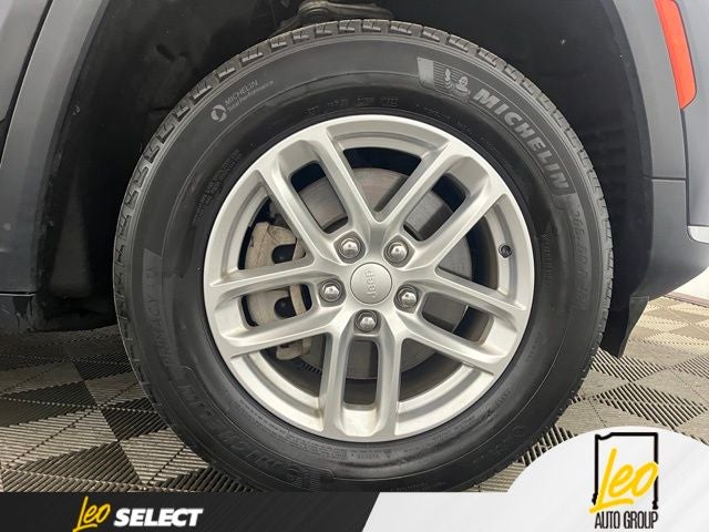 2023 Jeep Grand Cherokee L Laredo 4x4