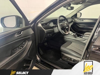 2023 Jeep Grand Cherokee L Laredo 4x4