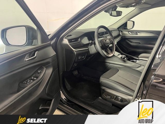 2023 Jeep Grand Cherokee L Laredo 4x4