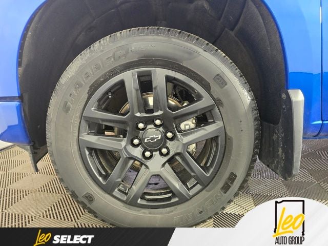 2023 Chevrolet Silverado 1500 4WD Crew Cab Standard Bed Custom