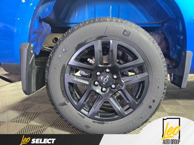 2023 Chevrolet Silverado 1500 4WD Crew Cab Standard Bed Custom
