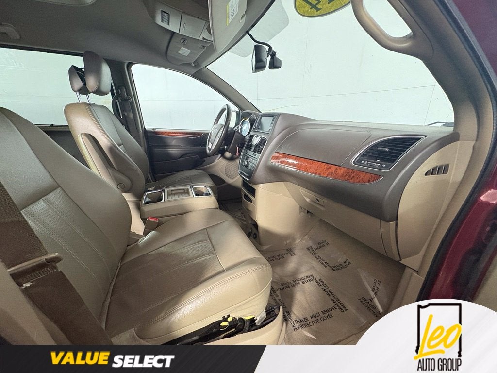 2014 Chrysler Town & Country Touring-L