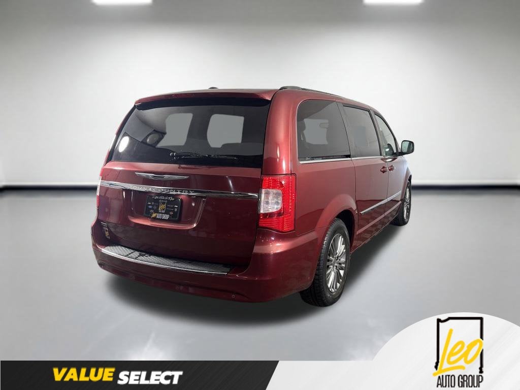 2014 Chrysler Town & Country Touring-L