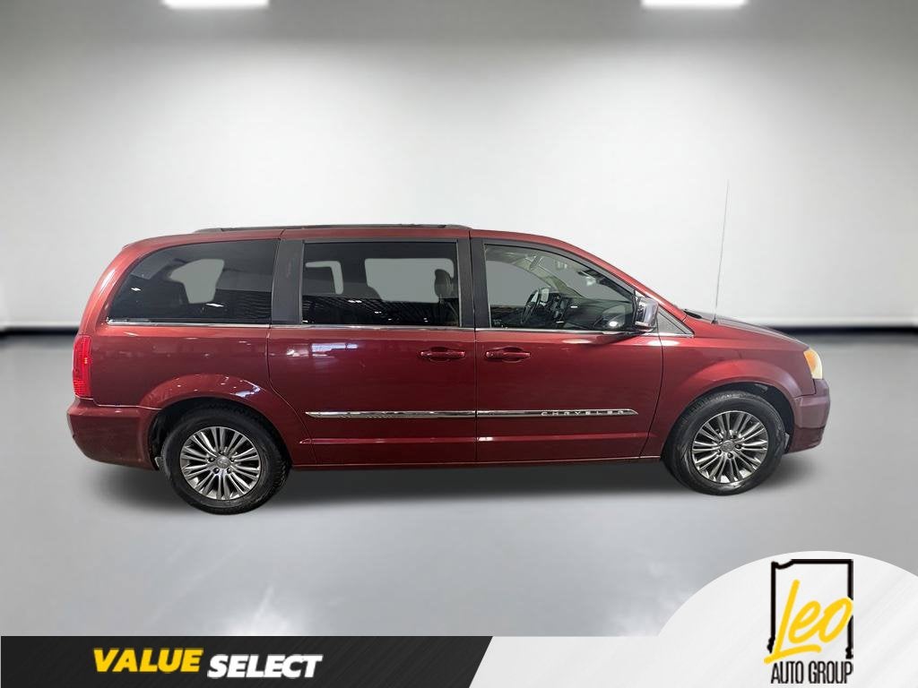 2014 Chrysler Town & Country Touring-L