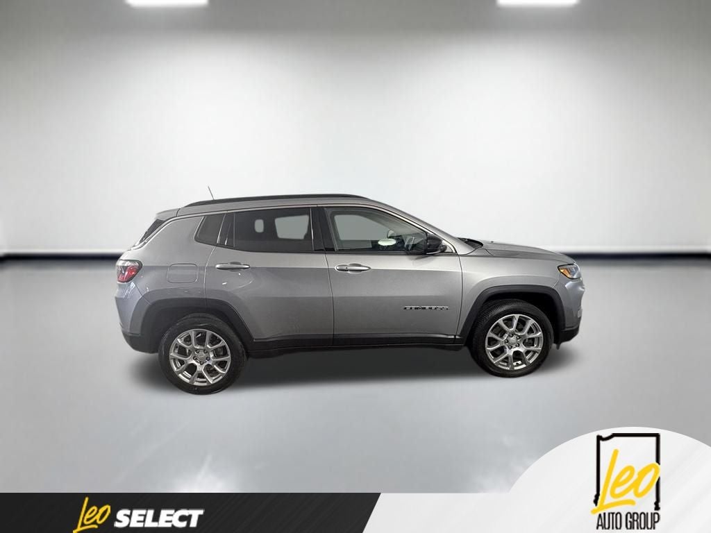 2024 Jeep Compass Latitude Lux FWD