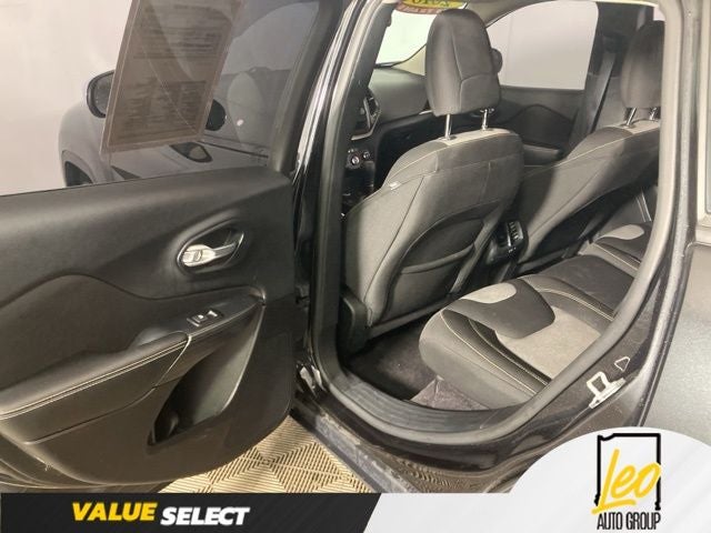 2016 Jeep Cherokee Sport