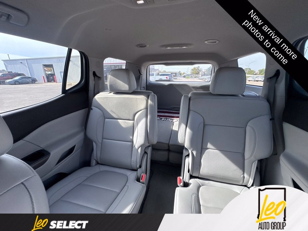 2022 GMC Acadia SLT