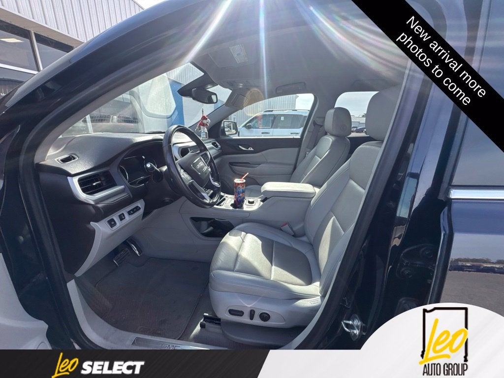 2022 GMC Acadia SLT