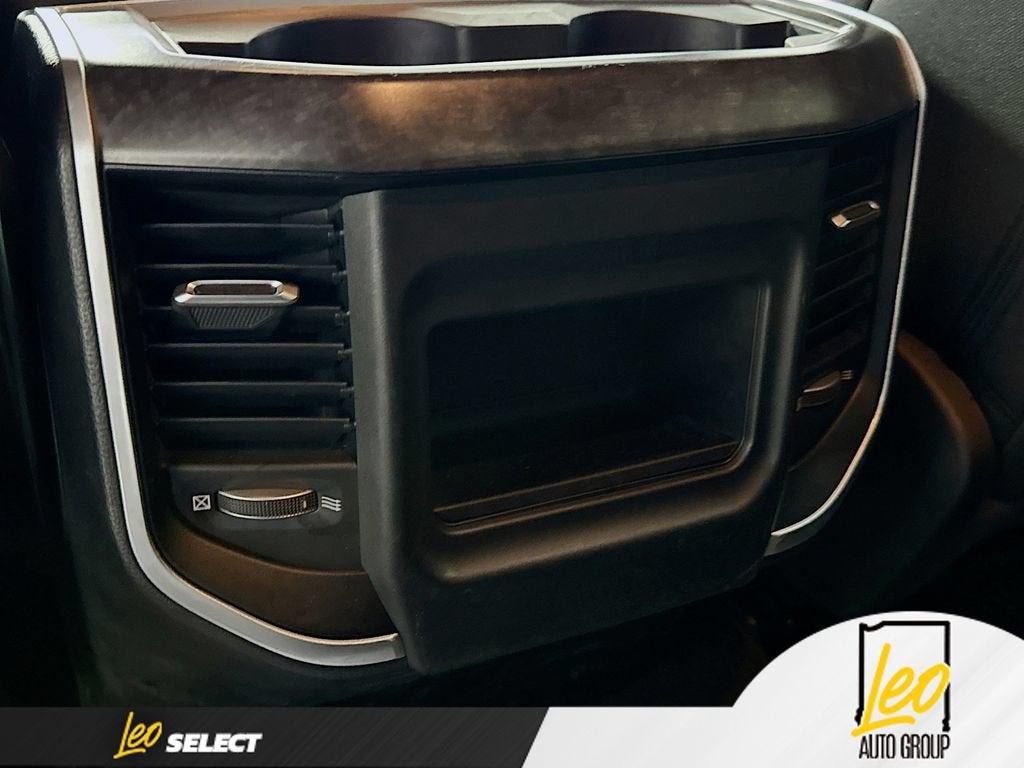 2022 RAM 1500 Big Horn Crew Cab 4x4 5'7" Box