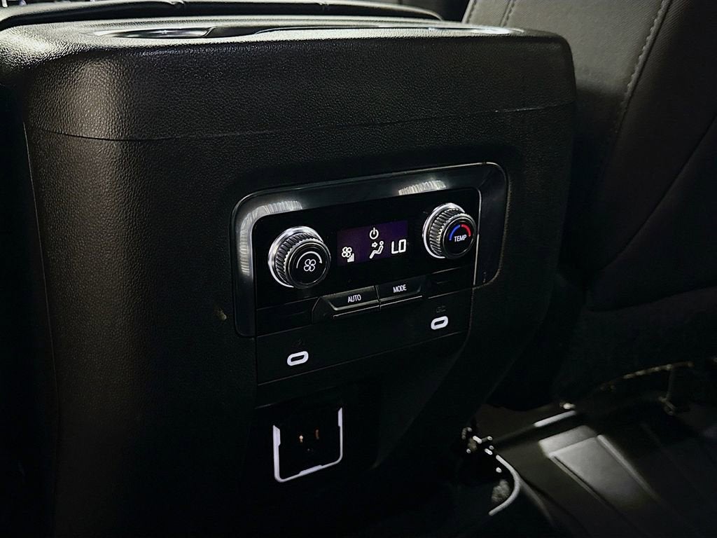 2022 GMC Yukon SLE