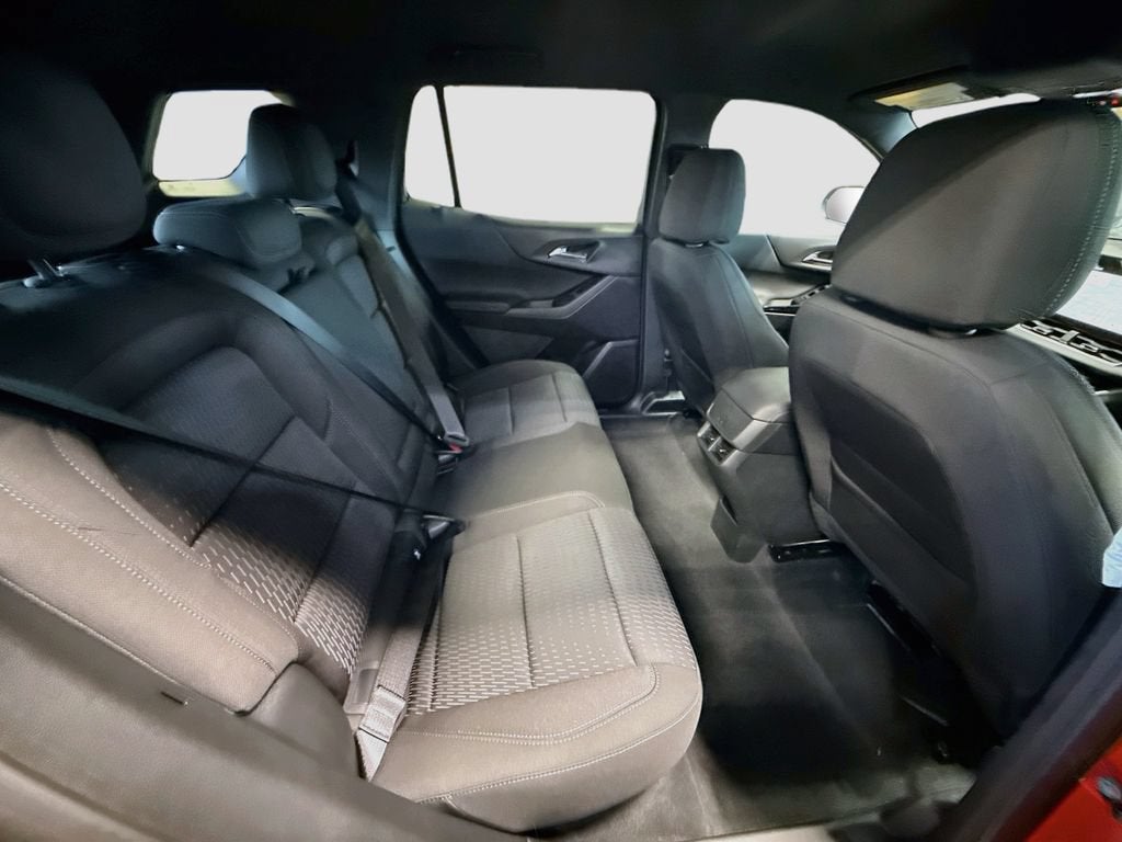 2027 Chevrolet Equinox LT - Photo 29